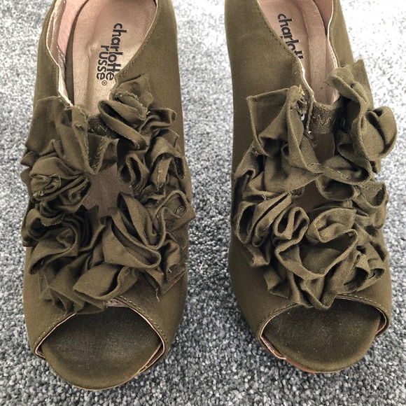 Charlotte Russe Olive Ruffle Cutout Wooden Heels - Picture 3 of 10
